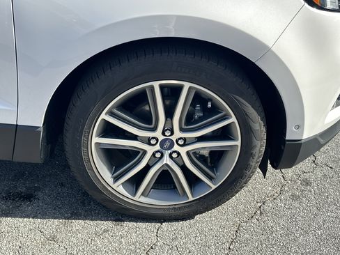 Used 2019 Ford Edge Titanium w/ Equipment Group 301A image 14