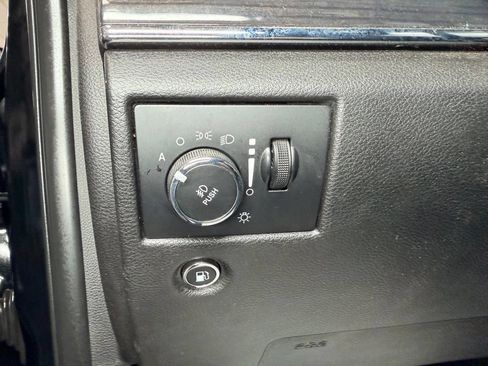 Used 2017 Jeep Grand Cherokee Overland w/ Jeep Active Safety Group AWD/4WD image 17
