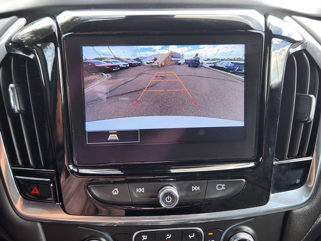 Used 2023 Chevrolet Traverse LT AWD/4WD image 9