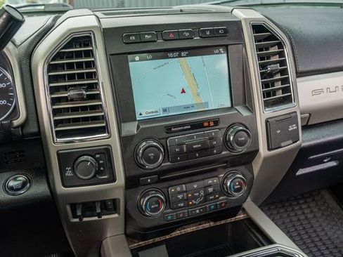 Used 2017 Ford F250 Lariat w/ Lariat Ultimate Package AWD/4WD image 26