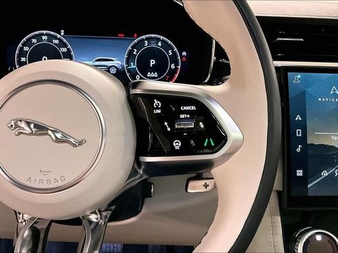 Certified 2025 Jaguar F-PACE R-Dynamic S image 21