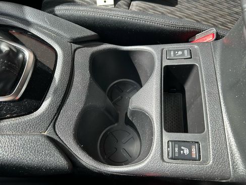 Used 2017 Nissan Rogue SV AWD/4WD image 14