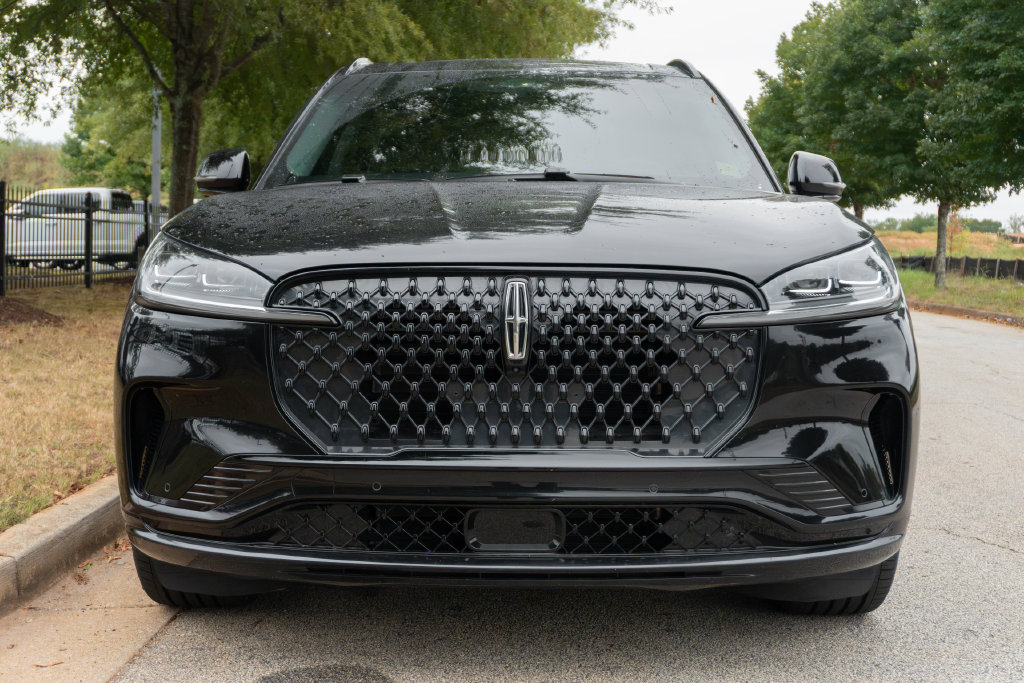 Used 2025 Lincoln Aviator Reserve w/ Jet Appearance Package RWD image 3