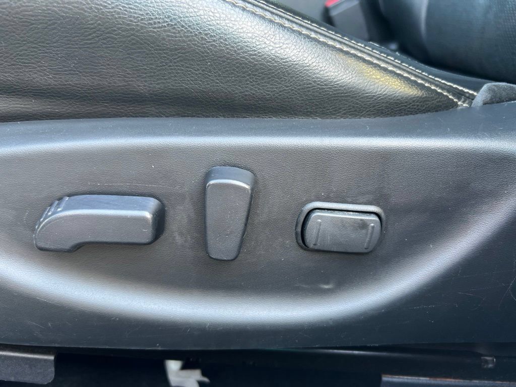 Used 2020 Nissan Maxima 3.5 SV w/ Floor Mat Group FWD image 9
