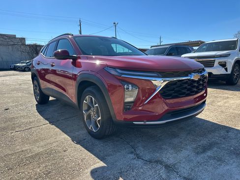New 2026 Chevrolet Trax LT image 2