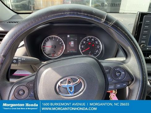 Used 2022 Toyota RAV4 LE image 9