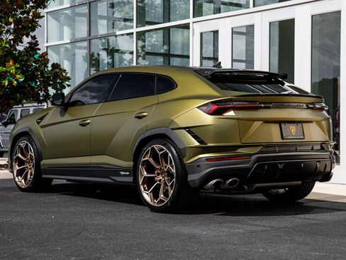 Used 2024 Lamborghini Urus Performante AWD/4WD image 15