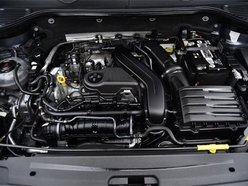 Certified 2022 Volkswagen Taos SE w/ Panoramic Sunroof Package image 26