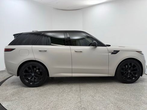 Used 2023 Land Rover Range Rover Sport SE Dynamic image 51