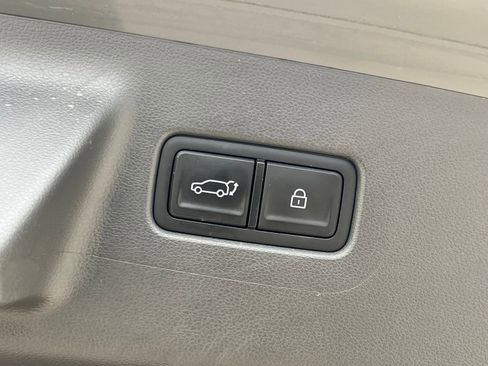 Certified 2025 Hyundai Santa Fe SEL image 18