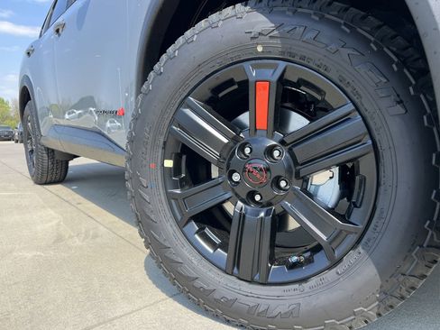 New 2026 Nissan Rogue SV image 8