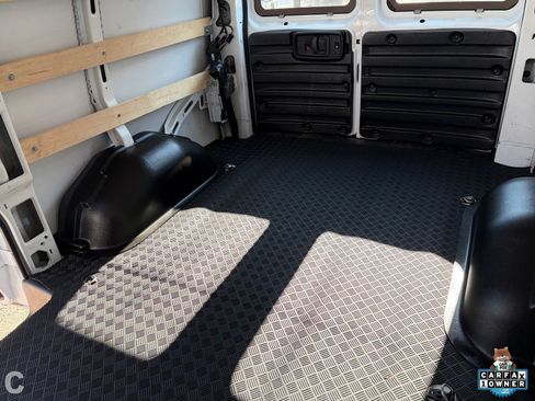 Used 2024 Chevrolet Express 2500 w/ Driver Convenience Package image 28