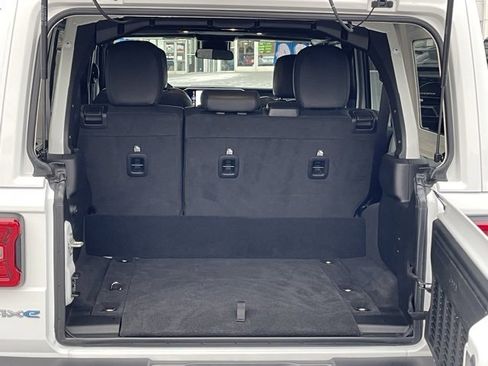 Used 2024 Jeep Wrangler Unlimited Sahara w/ Safety Group image 27