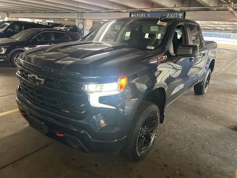 Used 2022 Chevrolet Silverado 1500 LT Trail Boss AWD/4WD image 4