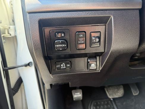 Used 2016 Toyota Tundra SR5 w/ TRD Off Road Package AWD/4WD image 15
