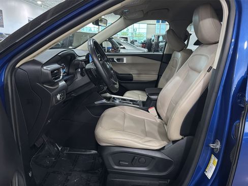 Used 2020 Ford Explorer XLT w/ Equipment Group 202A RWD image 24