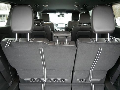 New 2026 Chrysler Pacifica Select w/ S Appearance Package image 11