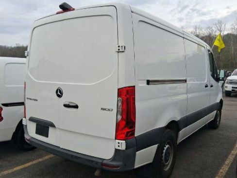Used 2022 Mercedes-Benz Sprinter 1500 image 3