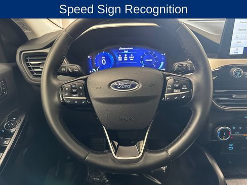 Used 2022 Ford Escape SEL w/ Technology Package AWD/4WD image 16