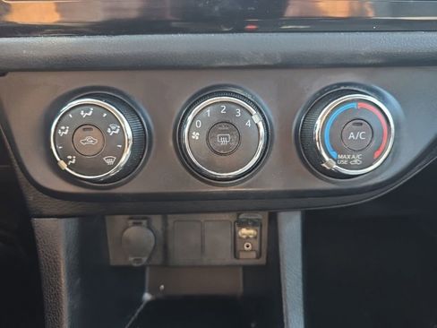 Used 2014 Toyota Corolla L image 26