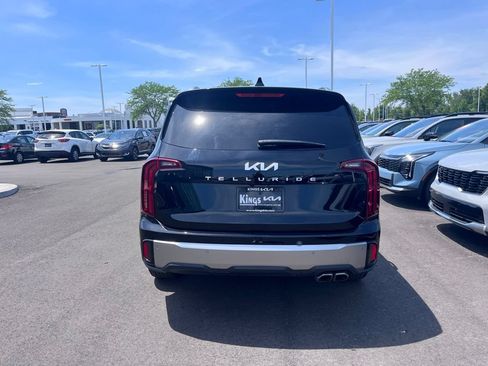 Certified 2025 Kia Telluride S FWD image 5