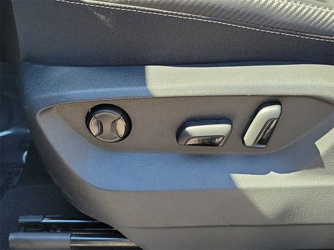 Used 2022 Volkswagen Atlas Cross Sport SE w/ Panoramic Sunroof Package image 21