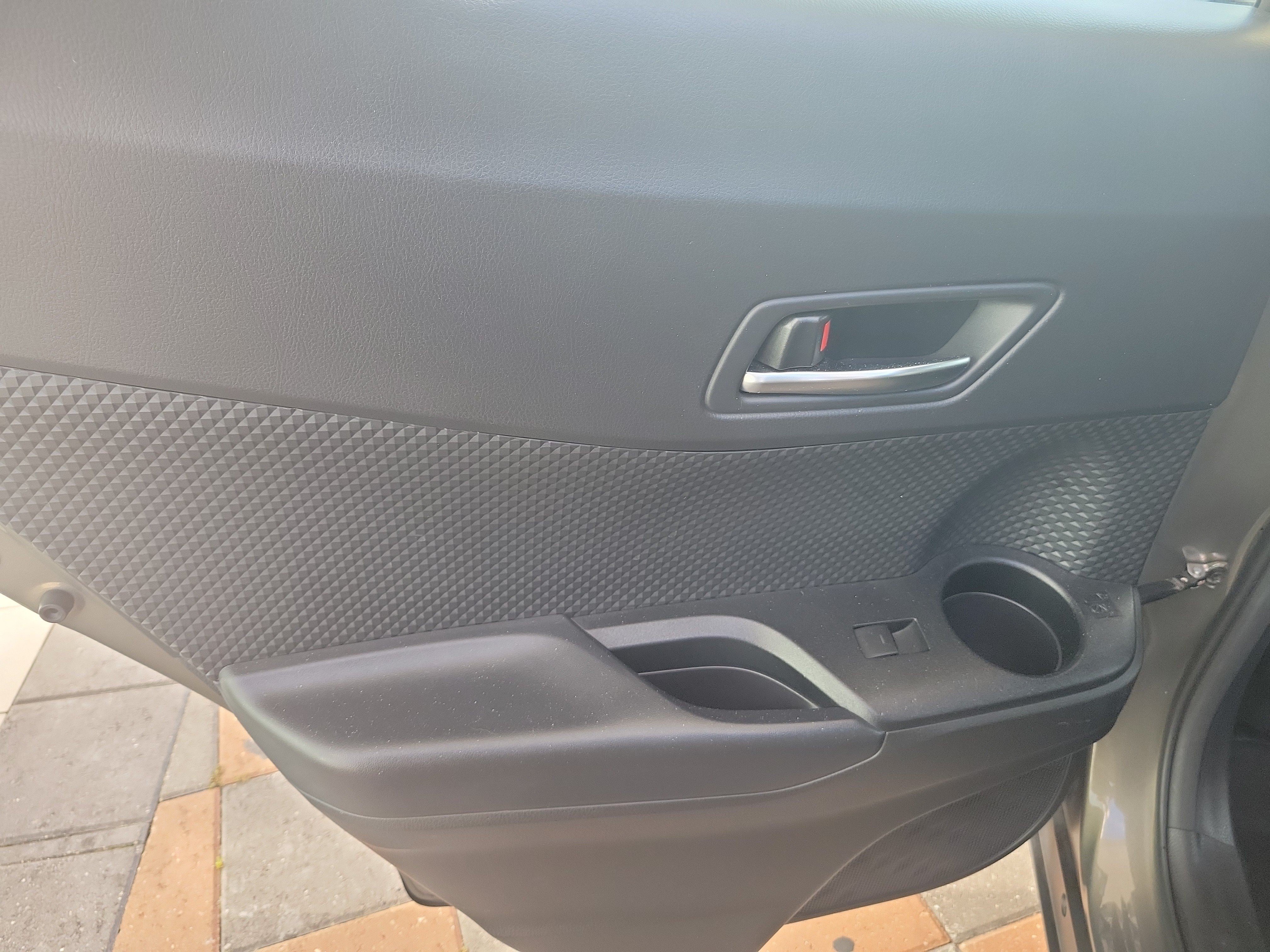 Used 2021 Toyota C-HR XLE FWD image 11