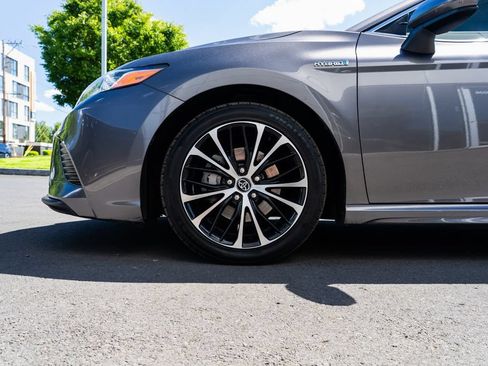 Used 2020 Toyota Camry SE FWD image 7