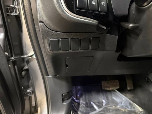 Used 2019 Mitsubishi Outlander ES image 27