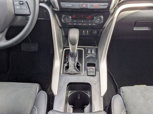 Used 2022 Mitsubishi Eclipse Cross SE FWD image 18