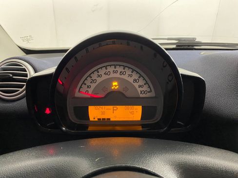 Used 2015 smart fortwo passion image 16