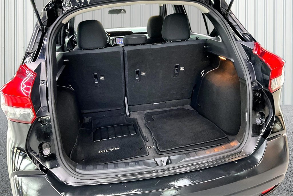 Used 2019 Nissan Kicks S FWD image 22