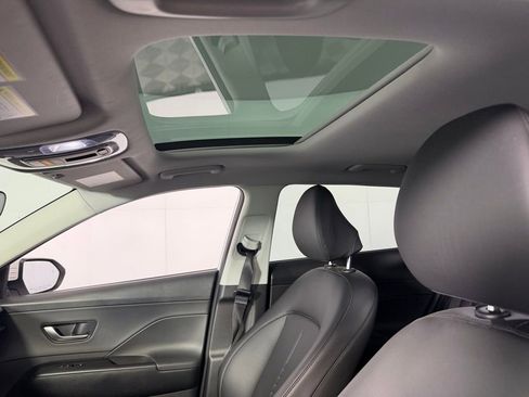 Used 2025 Hyundai Kona Limited FWD image 24
