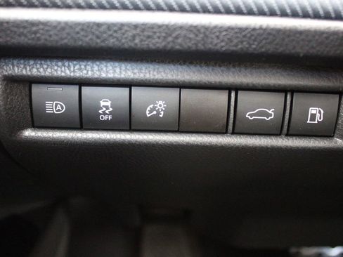 Used 2025 Toyota Camry SE image 29