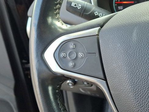 Used 2020 Chevrolet Traverse LT image 21