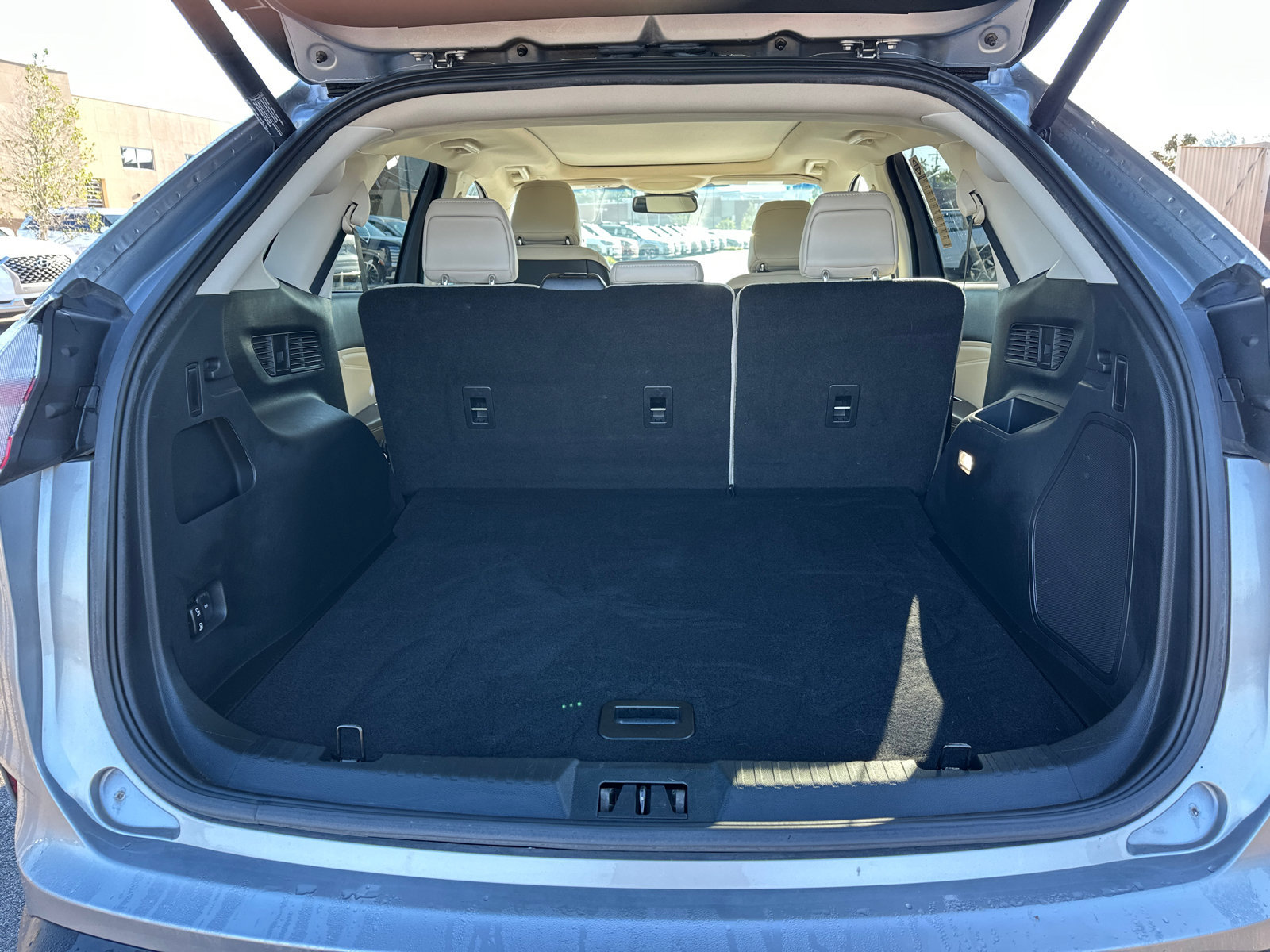Used 2020 Ford Edge Titanium w/ Equipment Group 301A AWD/4WD image 16