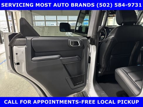 New 2025 Ford Bronco Outer Banks w/ Black Appearance Package image 11