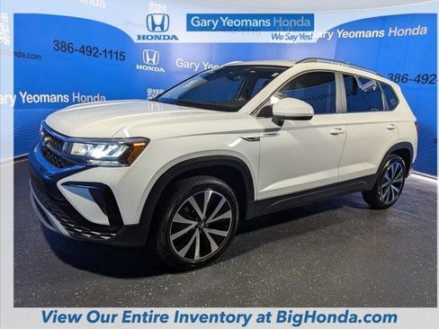 Used 2023 Volkswagen Taos SE FWD image 7