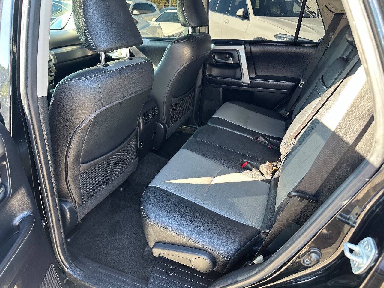 Used 2016 Toyota 4Runner 4WD image 12