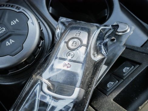 Used 2021 Ford Bronco Badlands image 35