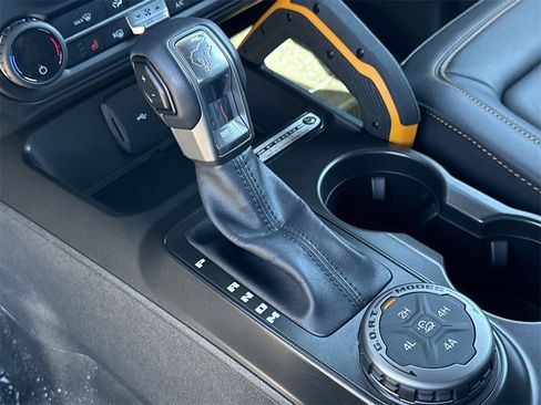 Used 2023 Ford Bronco Badlands image 30