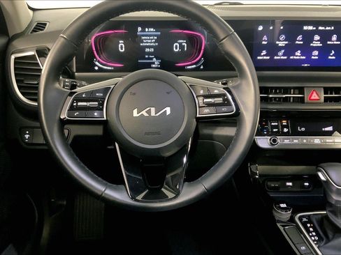 Certified 2025 Kia Seltos S FWD image 5