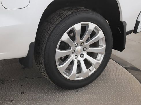 Used 2022 Chevrolet Silverado 1500 High Country w/ Technology Package image 14