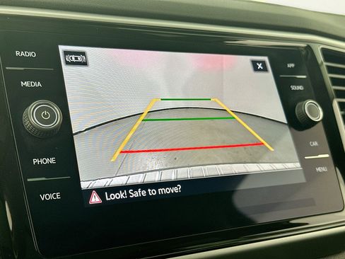 Used 2023 Volkswagen Atlas SE image 13