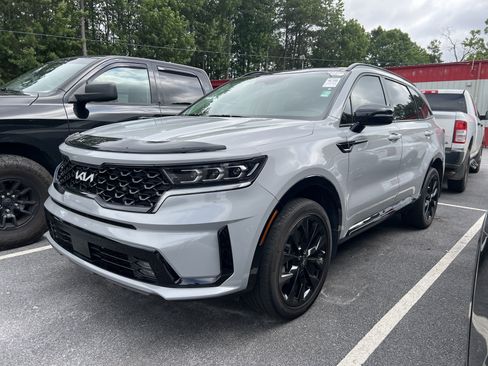 Used 2023 Kia Sorento SX AWD/4WD image 2