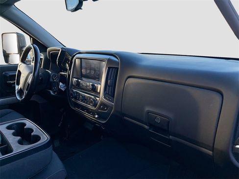 Used 2018 Chevrolet Silverado 1500 LT w/ All Star Edition image 28