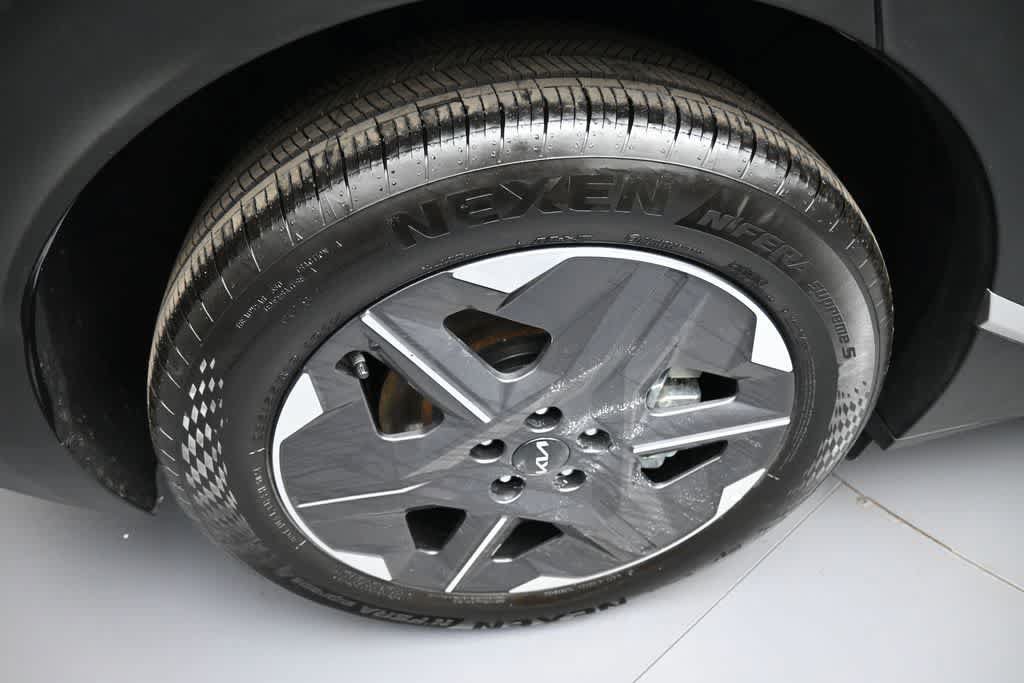 Certified 2025 Kia EV6 Light w/ Light LR Technology Package AWD/4WD image 13