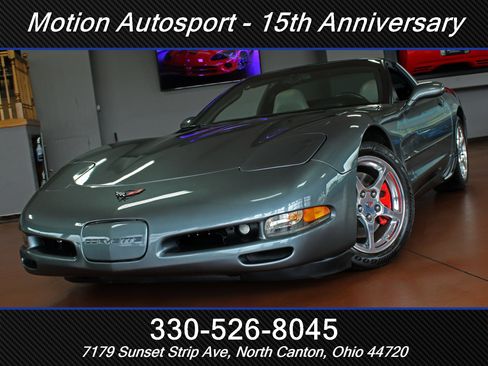 Used 2004 Chevrolet Corvette Coupe w/ Preferred Equipment Group RWD image 50