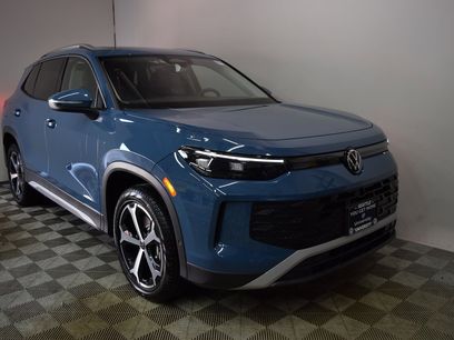New 2025 Volkswagen Tiguan SE