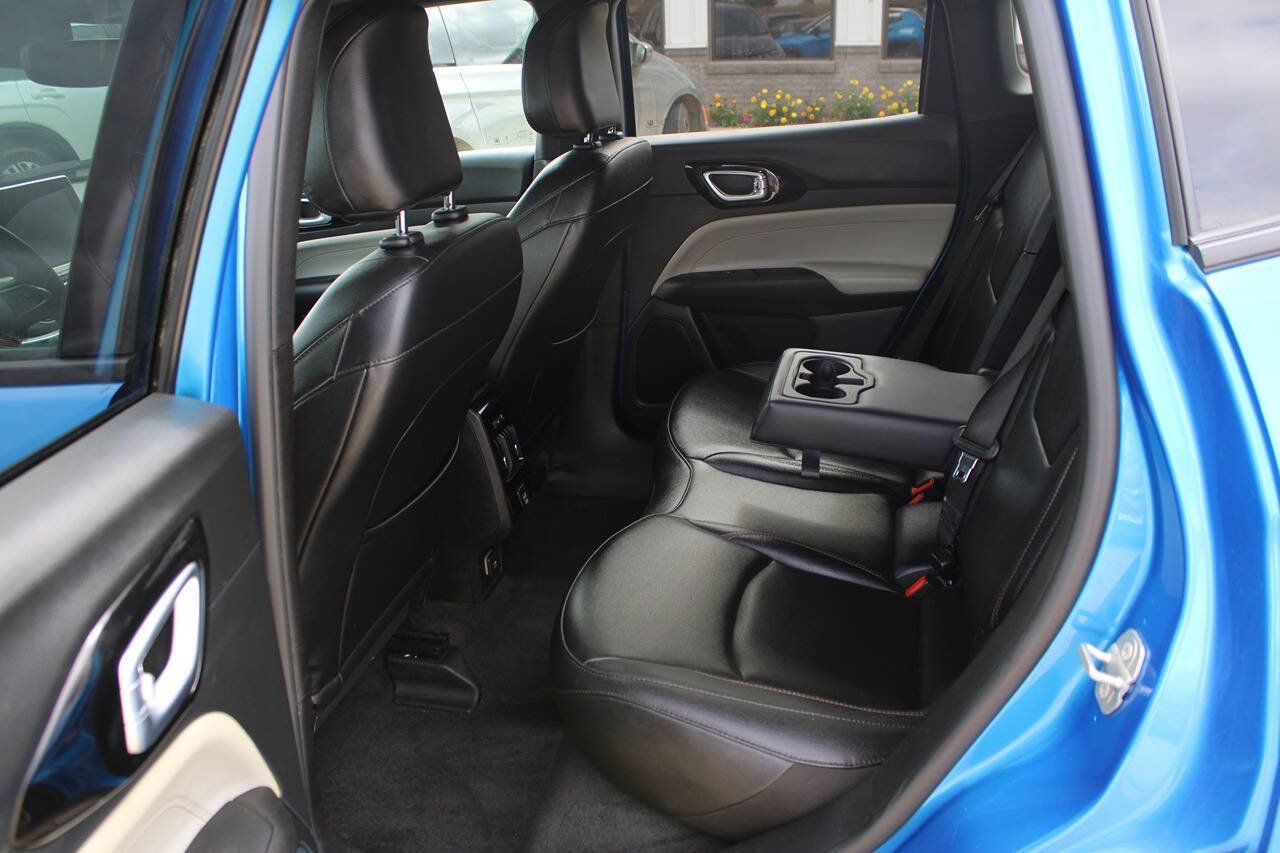 Used 2024 Jeep Compass Limited AWD/4WD image 9